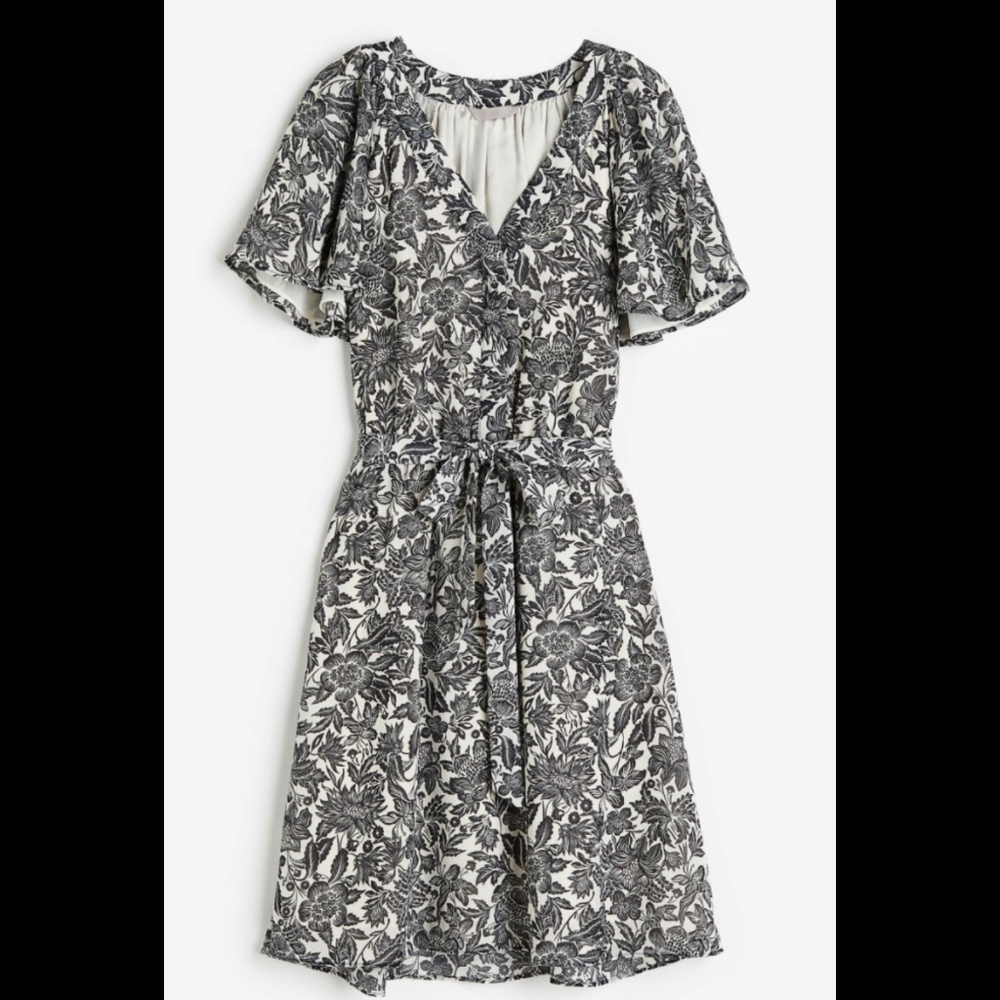 V-neck chiffon dress